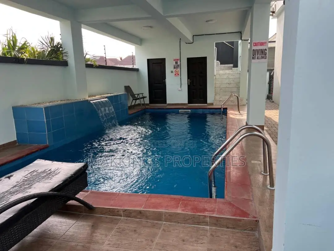 Mini Flat in Chevron for rent in Chevron