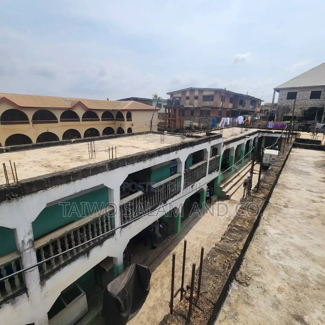 23 Units Shopping Complex in Eleyele