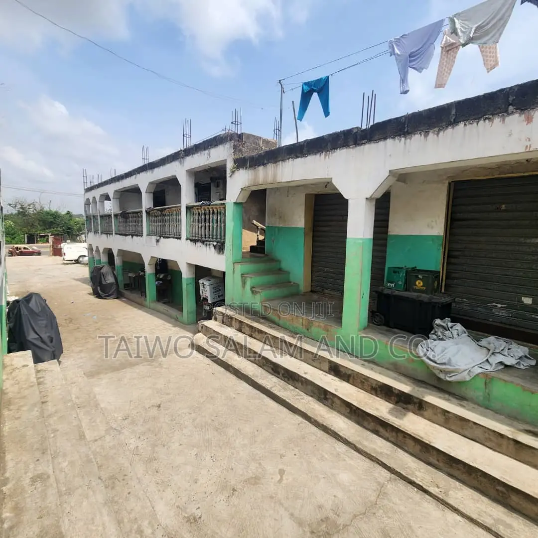 23 Units Shopping Complex in Eleyele