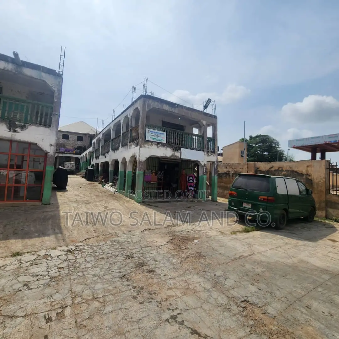 23 Units Shopping Complex in Eleyele