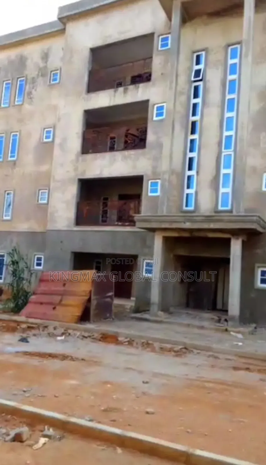 4bdrm Apartment in Lugbe Abuja for sale in Lugbe District