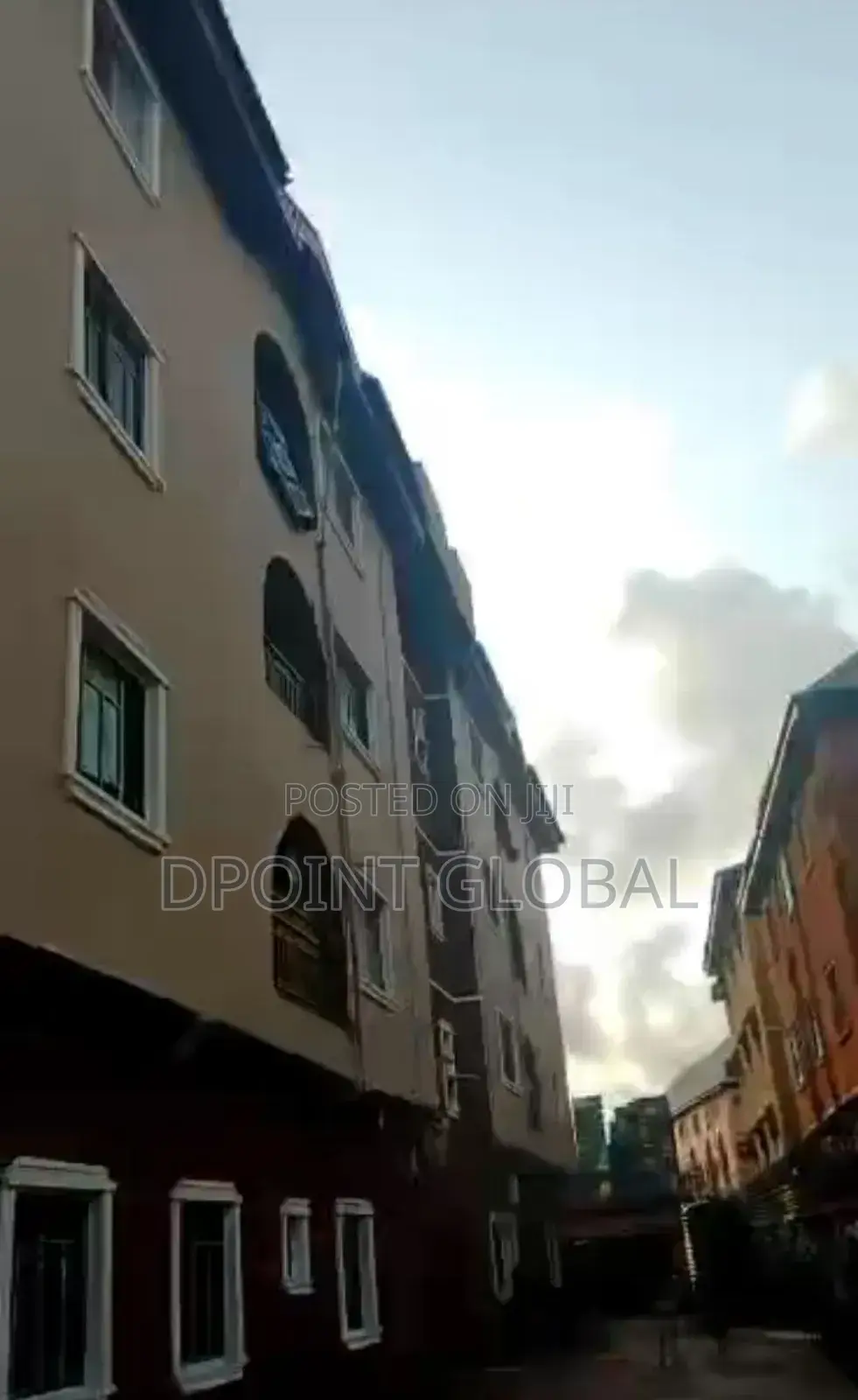 20bdrm Block of Flats in Satellite Town, Amuwo-Odofin for sale in Amuwo-Odofin