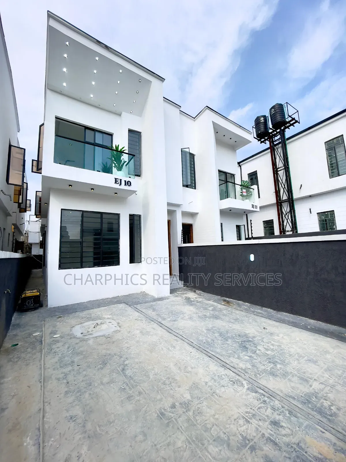 4bdrm Duplex in Ikota for sale in Ikota