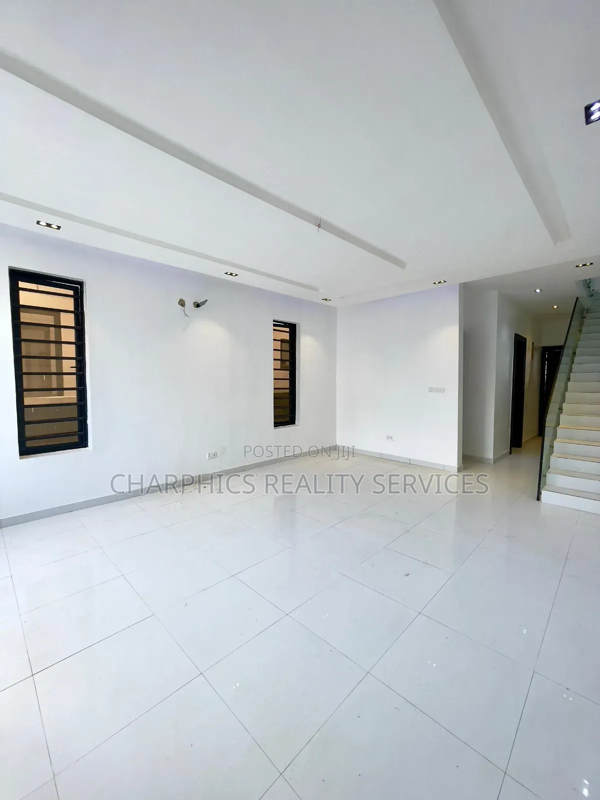4bdrm Duplex in Ikota for sale in Ikota