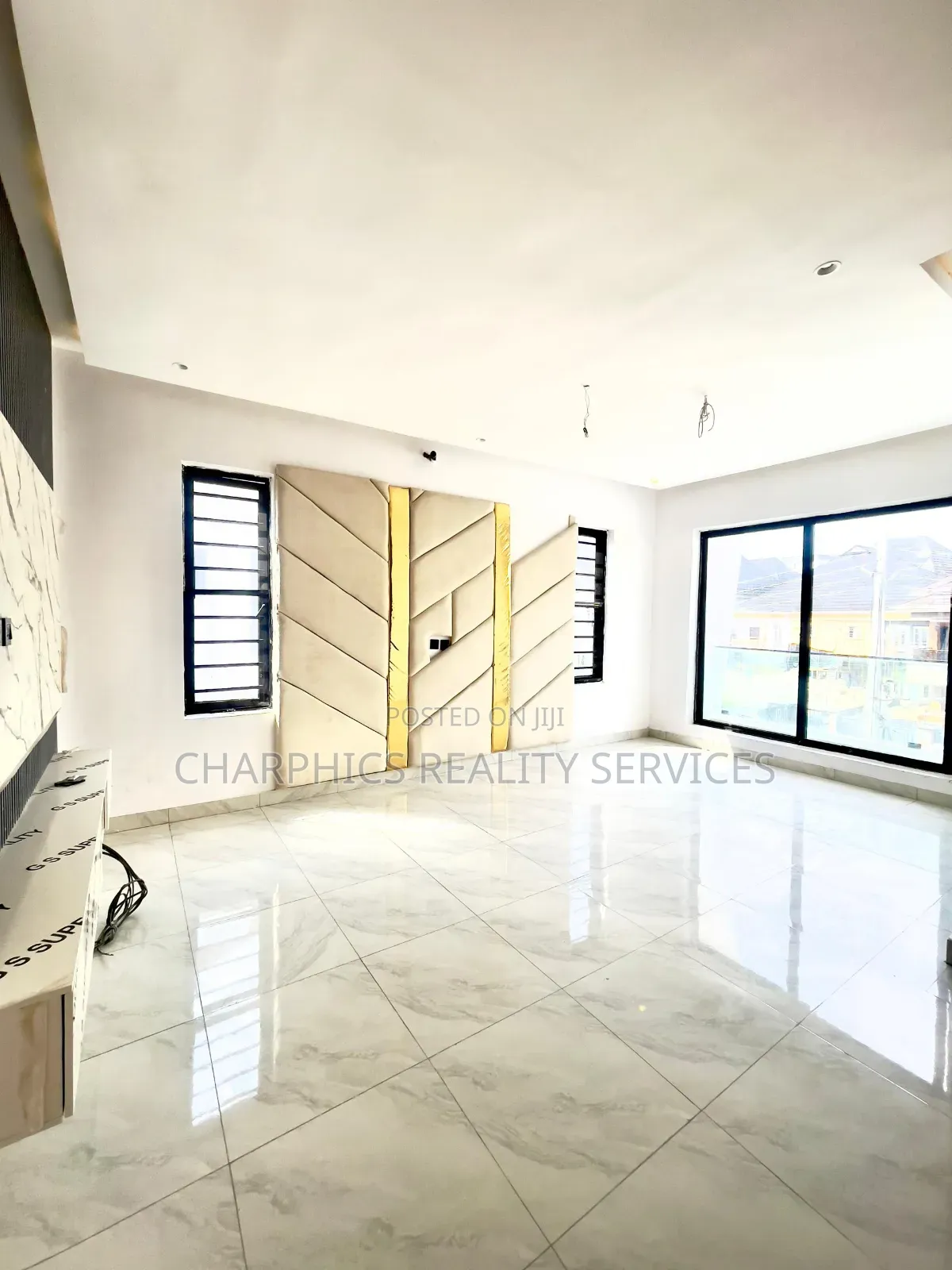4bdrm Duplex in Chevron for sale in Chevron