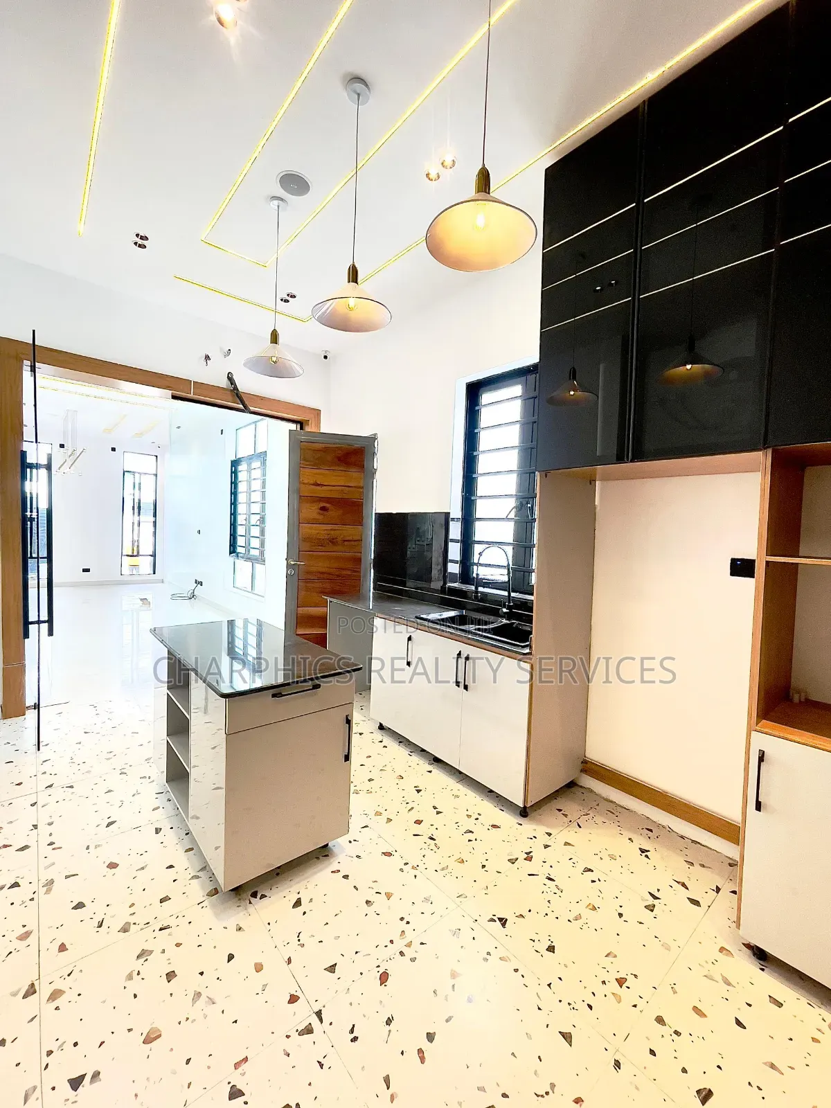 4bdrm Duplex in Lekki Phase 2 for sale in Lekki Phase 2