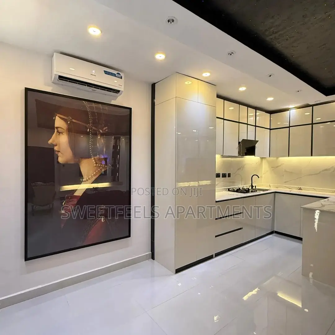 2 Bedroom Apartment With a Private Cinema, Bathub and a Bath Lounge in Chevron