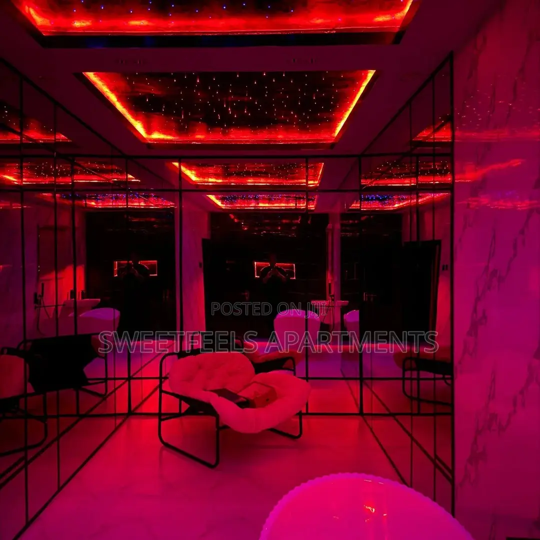 2 Bedroom Apartment With a Private Cinema, Bathub and a Bath Lounge in Chevron