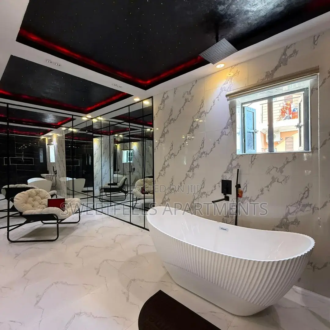 2 Bedroom Apartment With a Private Cinema, Bathub and a Bath Lounge in Chevron