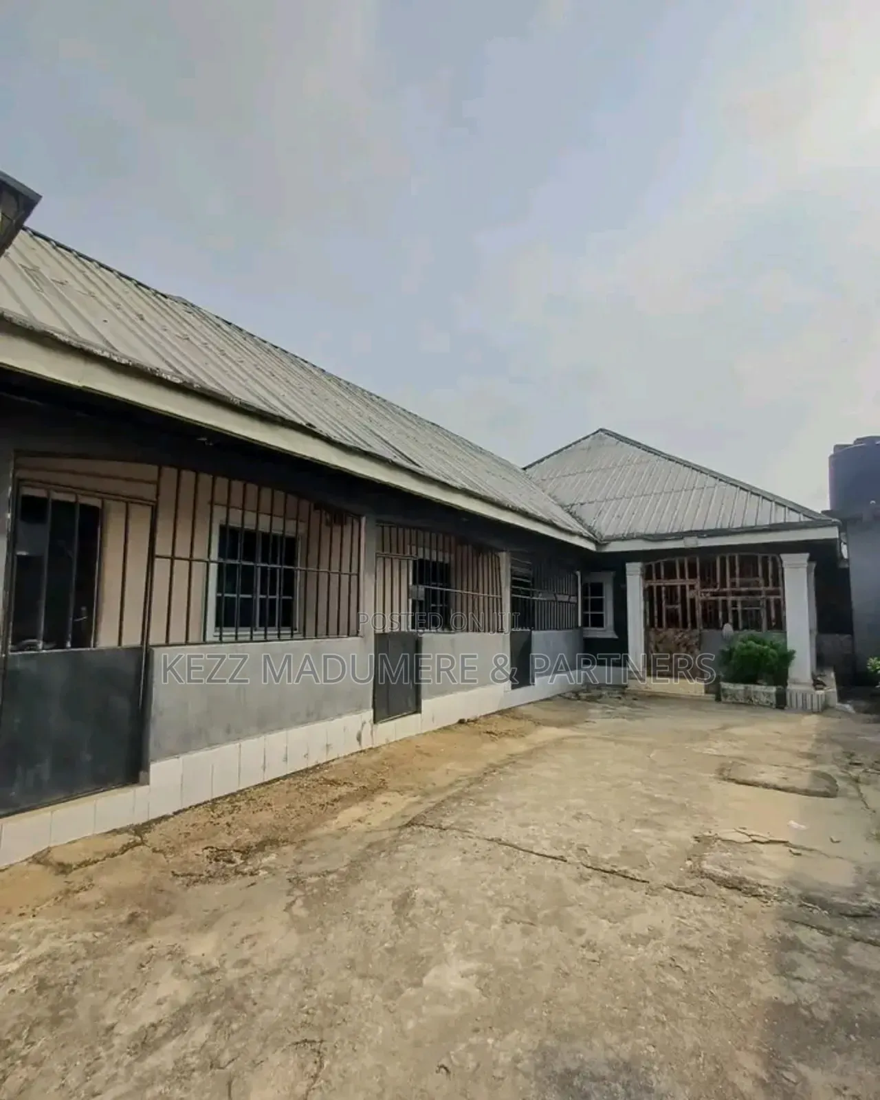 5bdrm Block of Flats in Rumuekini, Port for sale in Port-Harcourt