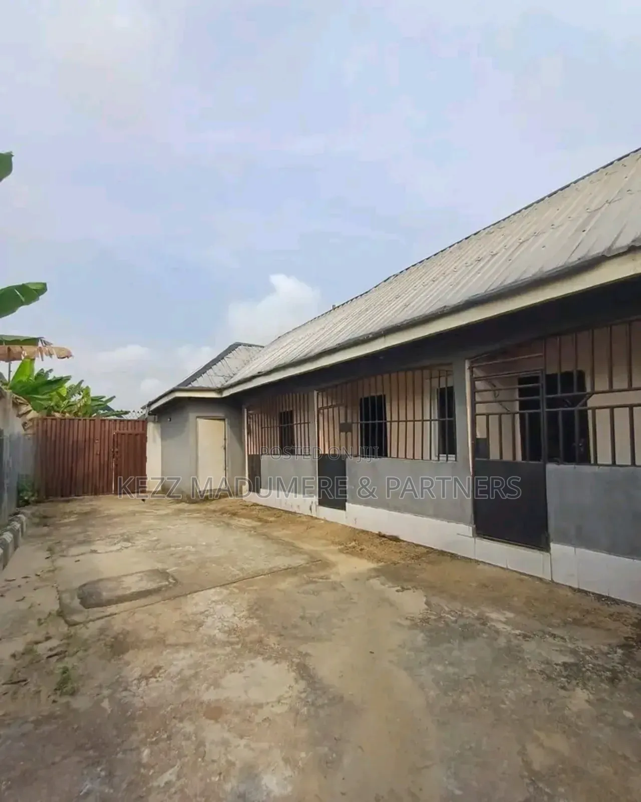 5bdrm Block of Flats in Rumuekini, Port for sale in Port-Harcourt