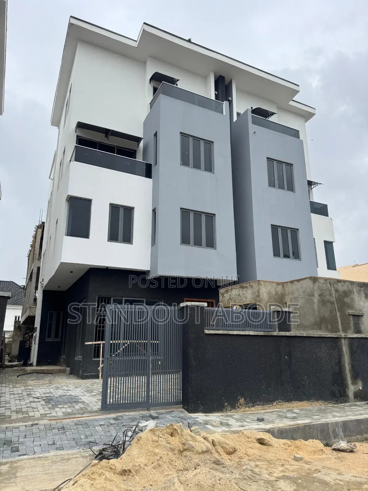 5bdrm Duplex in Inside An Estate, Ikate-Elegushi for sale in Ikate-Elegushi