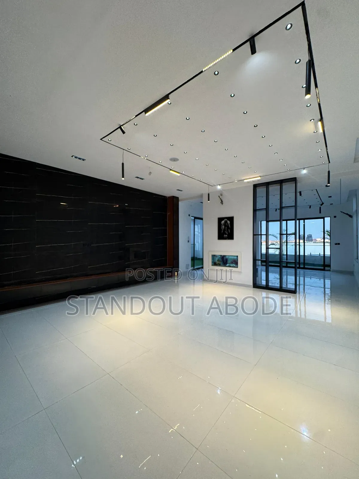 6bdrm Duplex in In An Estate, Chevron for sale in Chevron