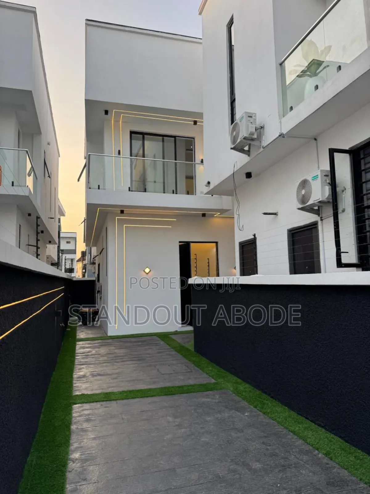 4bdrm Duplex in In An Estate, Chevron for sale in Chevron