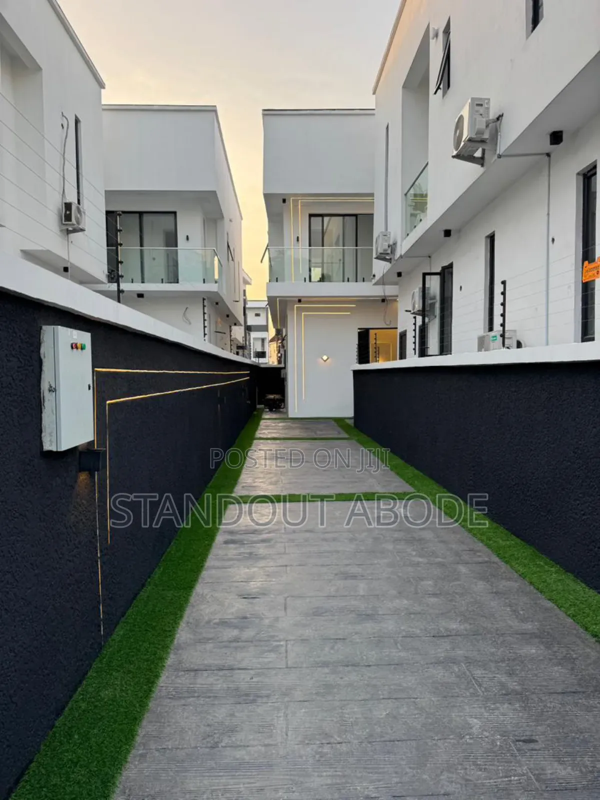 4bdrm Duplex in In An Estate, Chevron for sale in Chevron