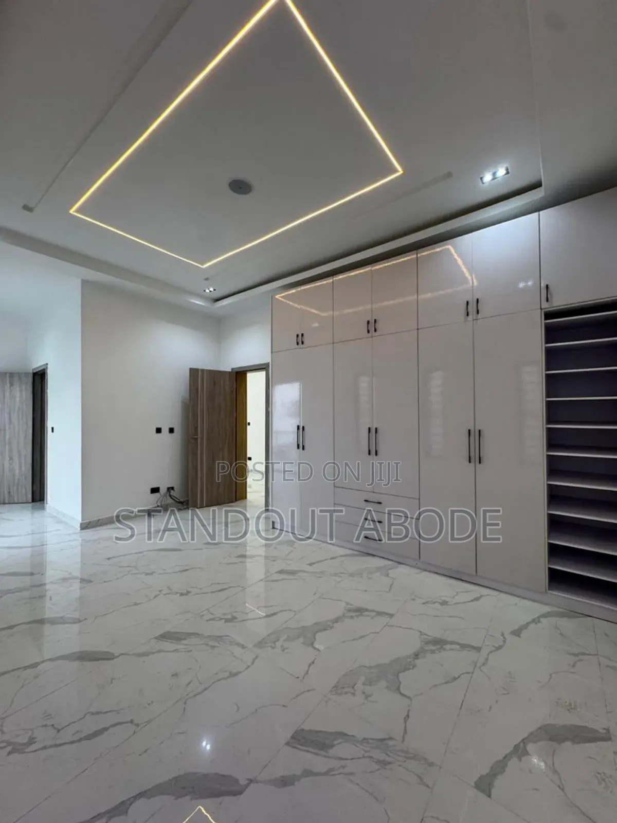 4bdrm Duplex in In An Estate, Chevron for sale in Chevron
