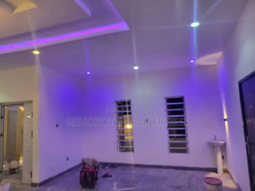 4bdrm Bungalow in Olusetan Estate, Akala Express for sale in Akala Express