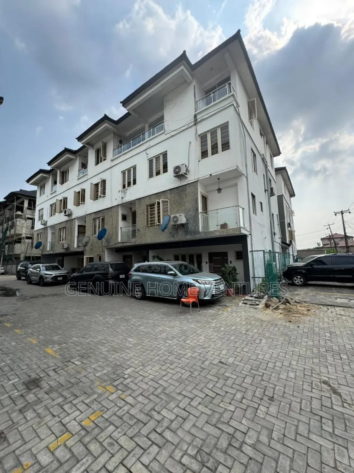 4bdrm Duplex in Surulere for sale in Surulere