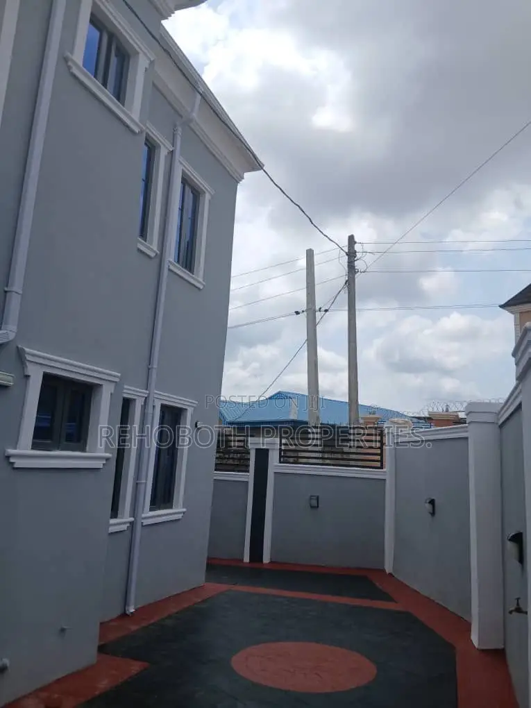 4bdrm Duplex in Elewure, Akala Express for sale in Akala Express