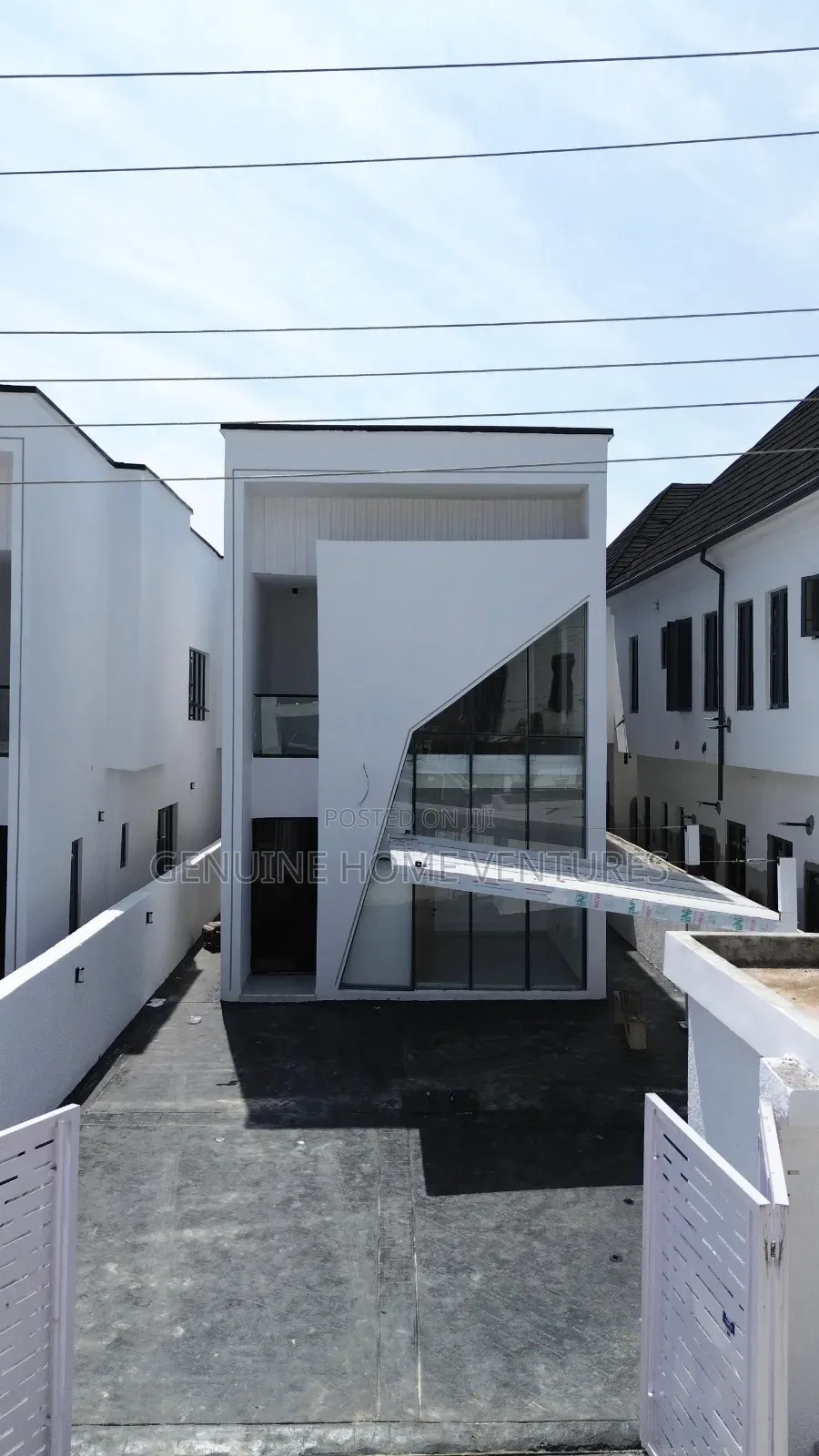 5bdrm Duplex in Vgc, Ikota for sale in Ikota
