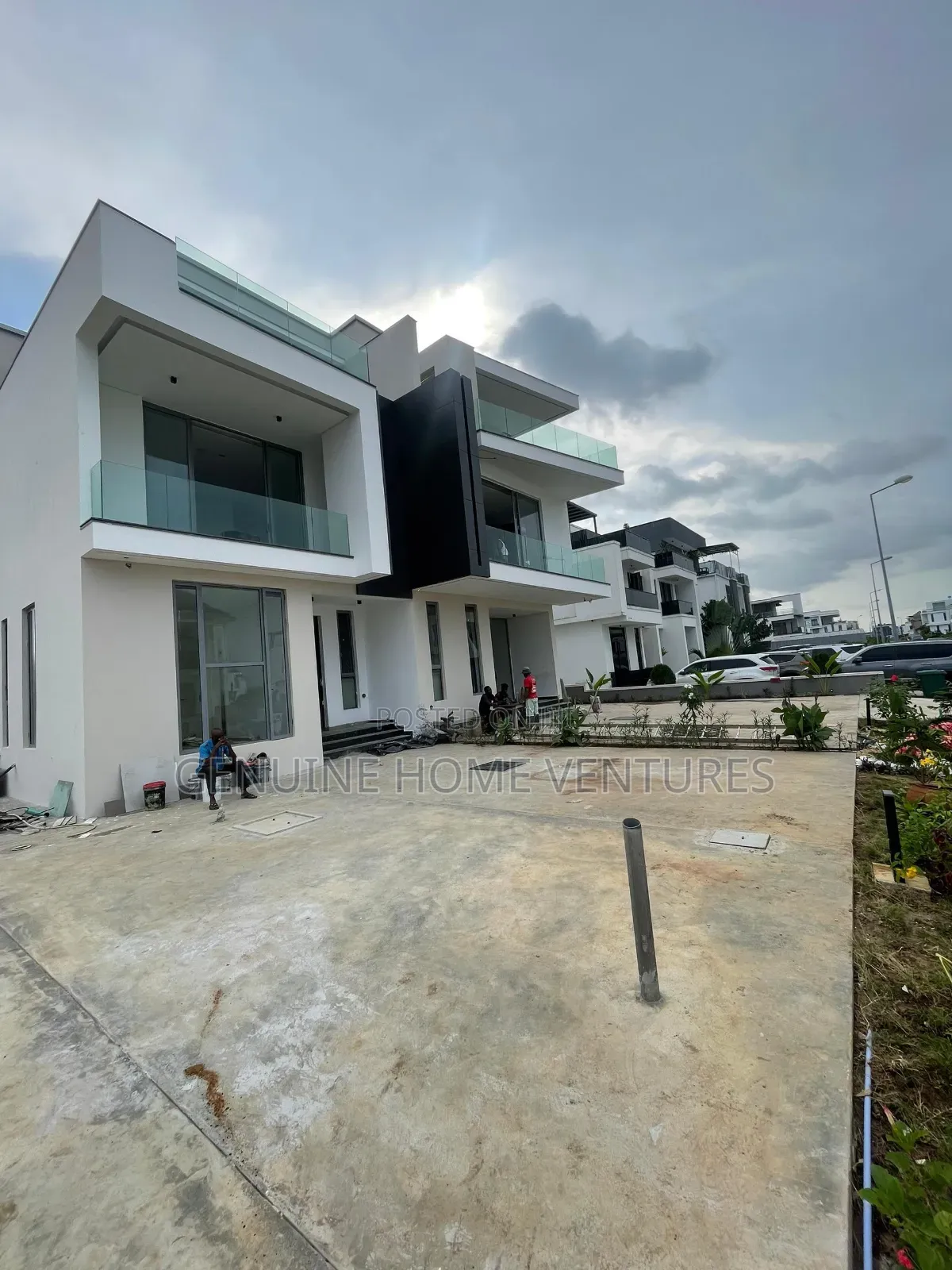 4bdrm Duplex in Lekki Phase 1 for sale in Lekki Phase 1