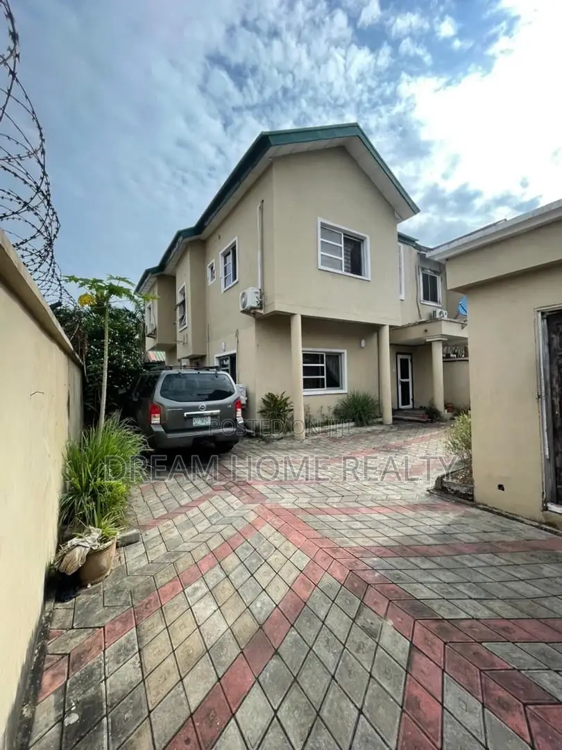 4bdrm Duplex in Lekki Phase 1 for sale in Lekki Phase 1