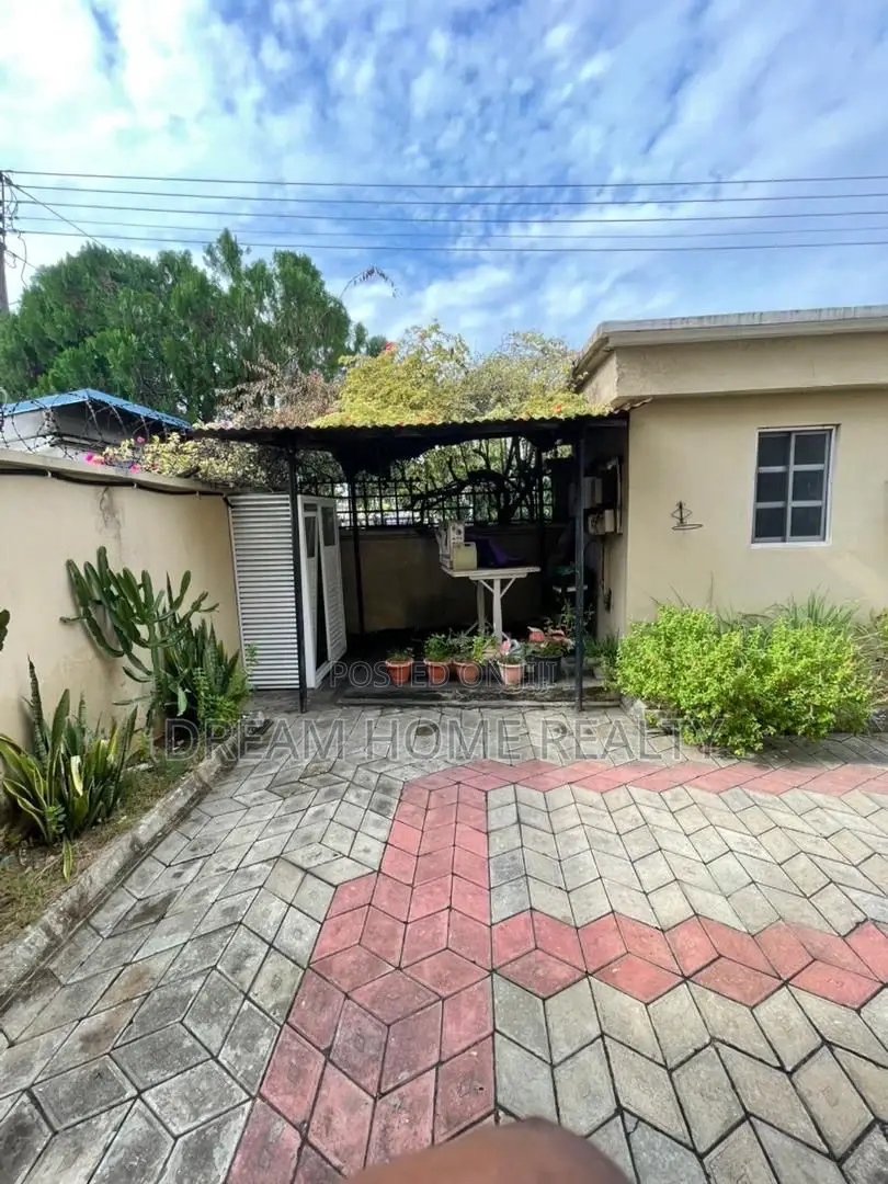 4bdrm Duplex in Lekki Phase 1 for sale in Lekki Phase 1