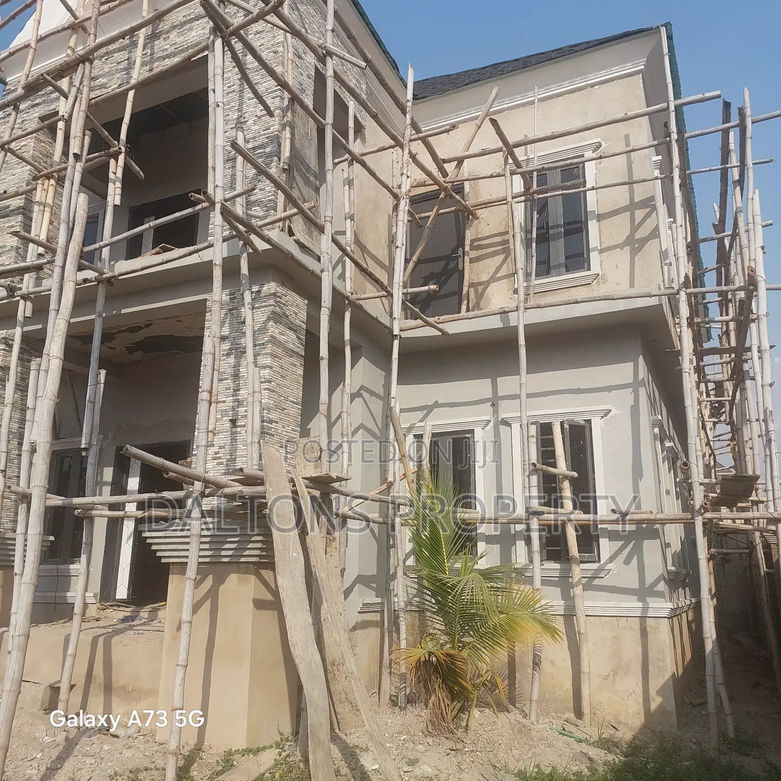5bdrm Duplex in Victory Court, Lugbe District for sale in Lugbe District