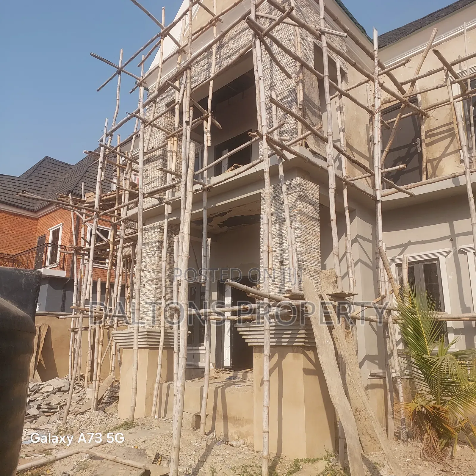 5bdrm Duplex in Victory Court, Lugbe District for sale in Lugbe District