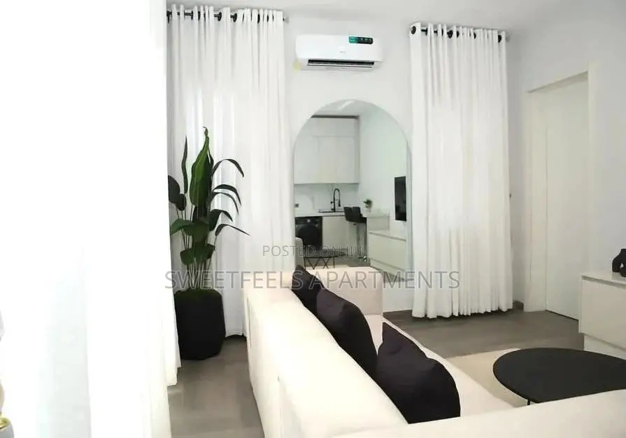 Cozy White 1 Bedroom Apartment With Ps5 in Ikate