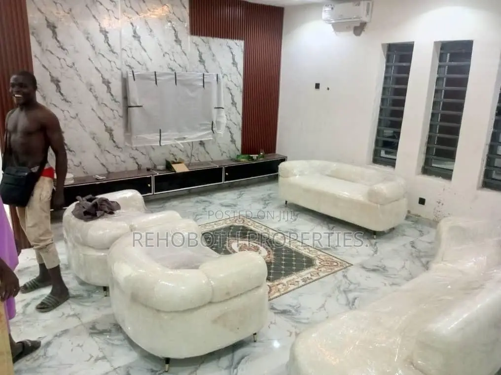 Furnished 3bdrm Duplex in Jericho for sale in Jericho