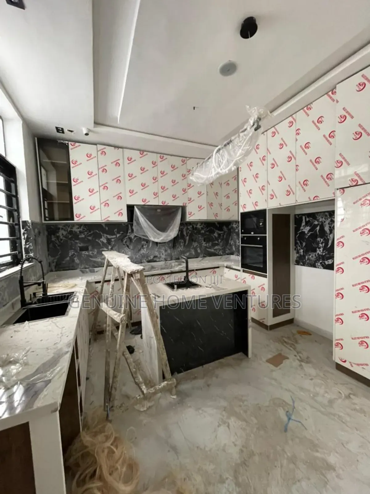 5bdrm Duplex in Chevron Lekki for sale in Chevron