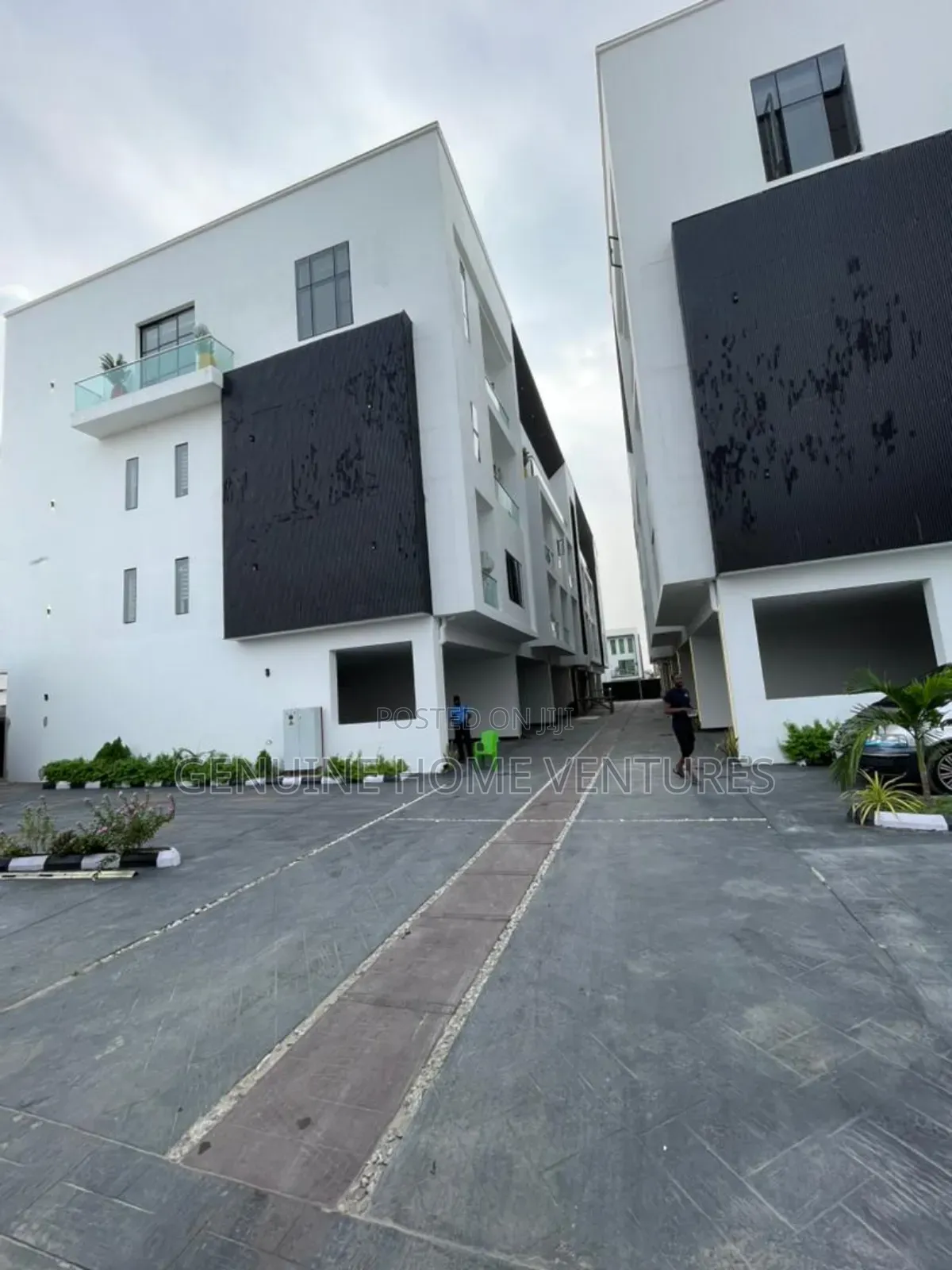 4bdrm Penthouse in Ikate for sale in Ikate