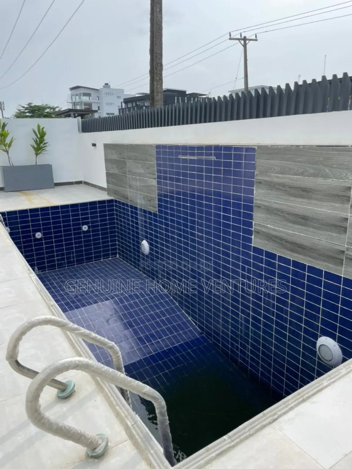 5bdrm Duplex in Lekki Phase 1 for sale in Lekki Phase 1