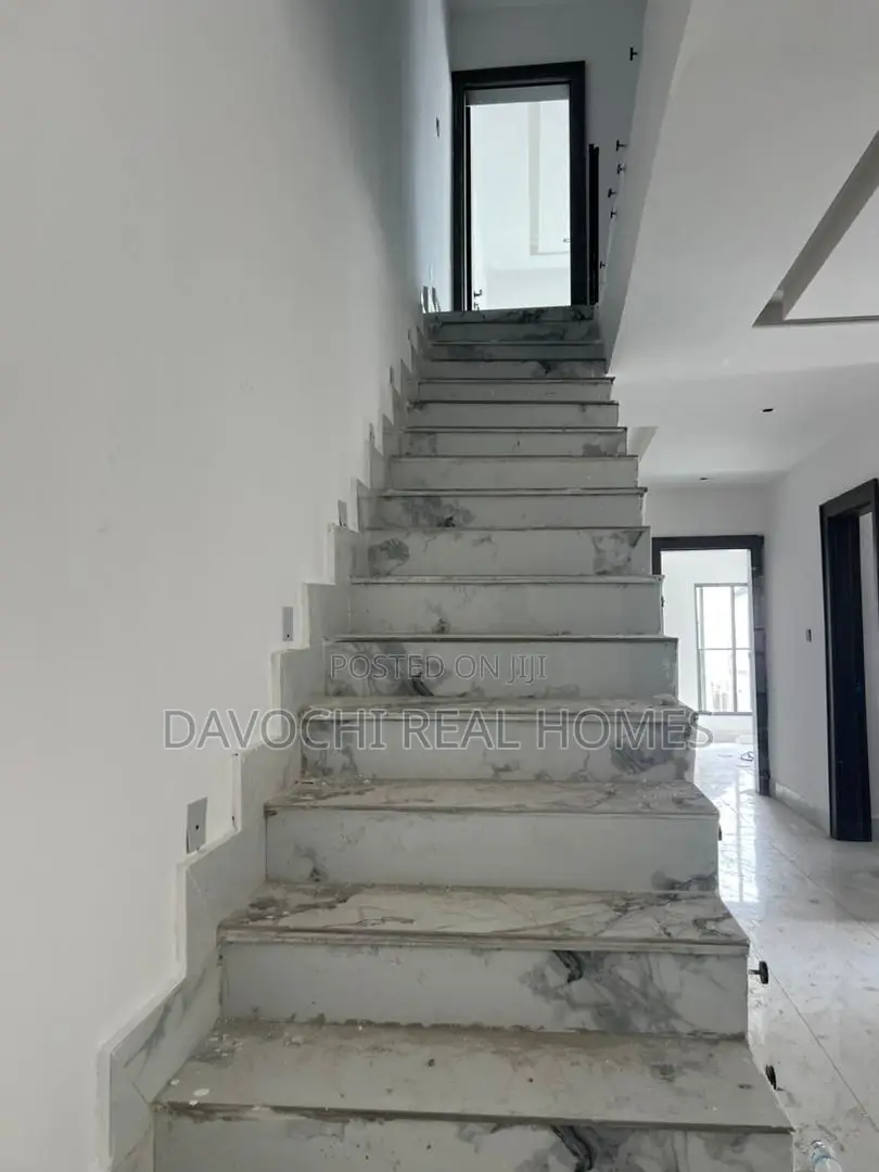 4bdrm Duplex in Agungi for rent in Agungi