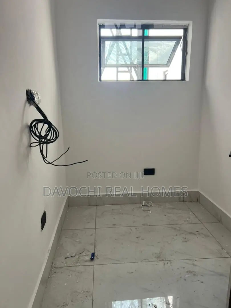 4bdrm Duplex in Agungi for rent in Agungi