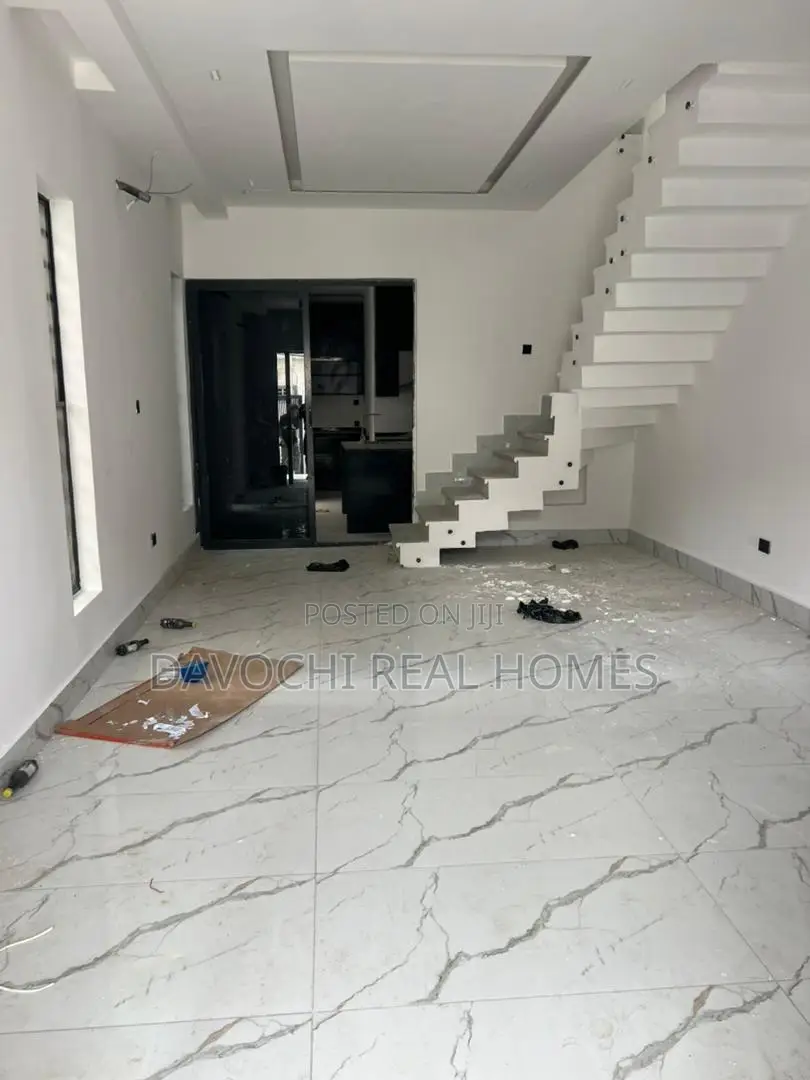 4bdrm Duplex in Agungi for rent in Agungi