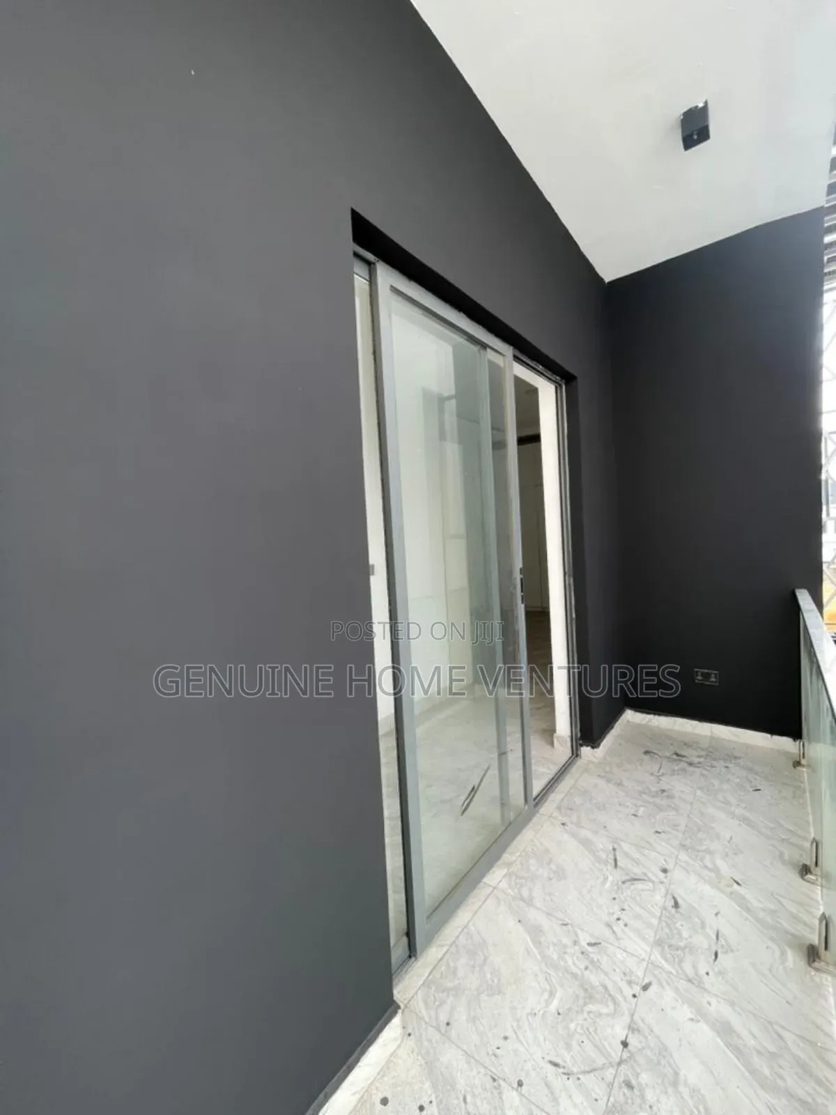 4bdrm Duplex in Chevron for sale in Chevron