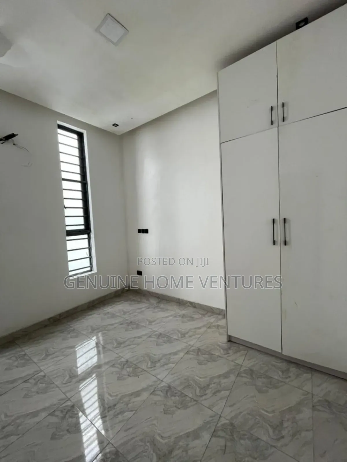 4bdrm Duplex in Chevron for sale in Chevron