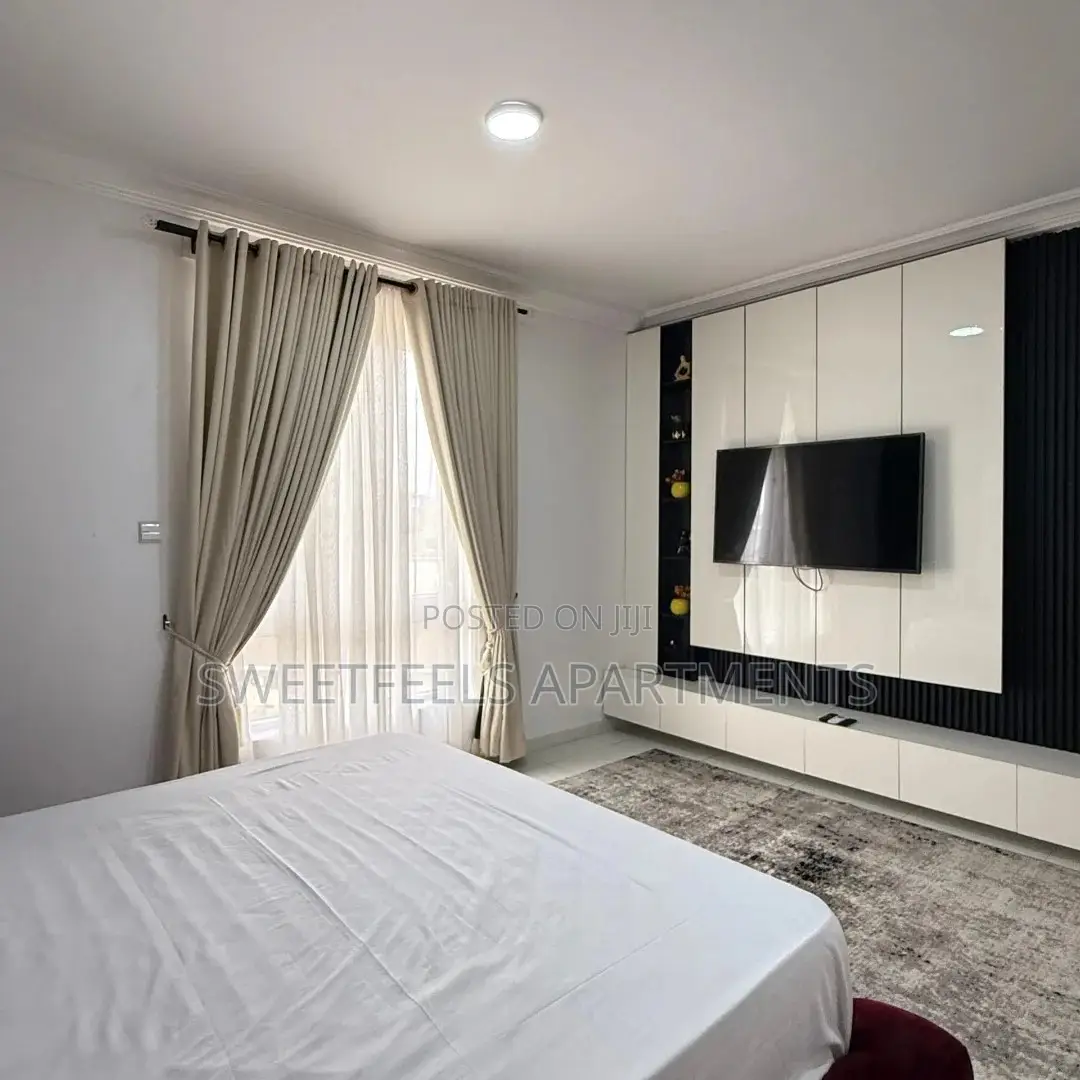 Deluxe 2 Bedroom Apartment With Pool, Gym and Ps5 in Parkview Estate