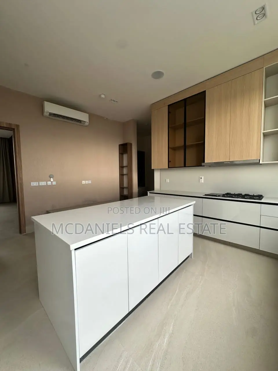 Furnished 3bdrm Apartment in Banana Island for sale in Banana Island
