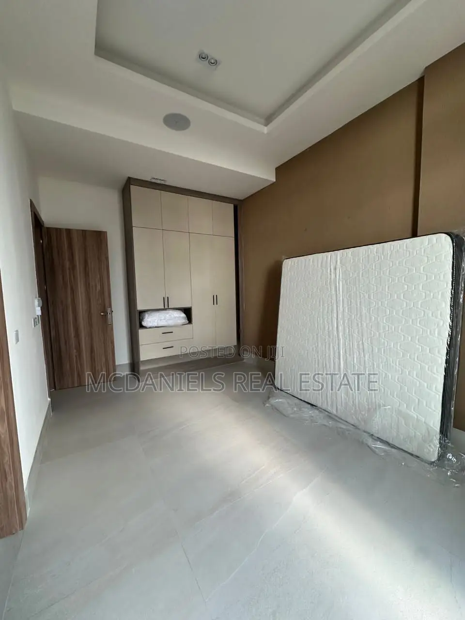 Furnished 3bdrm Apartment in Banana Island for sale in Banana Island