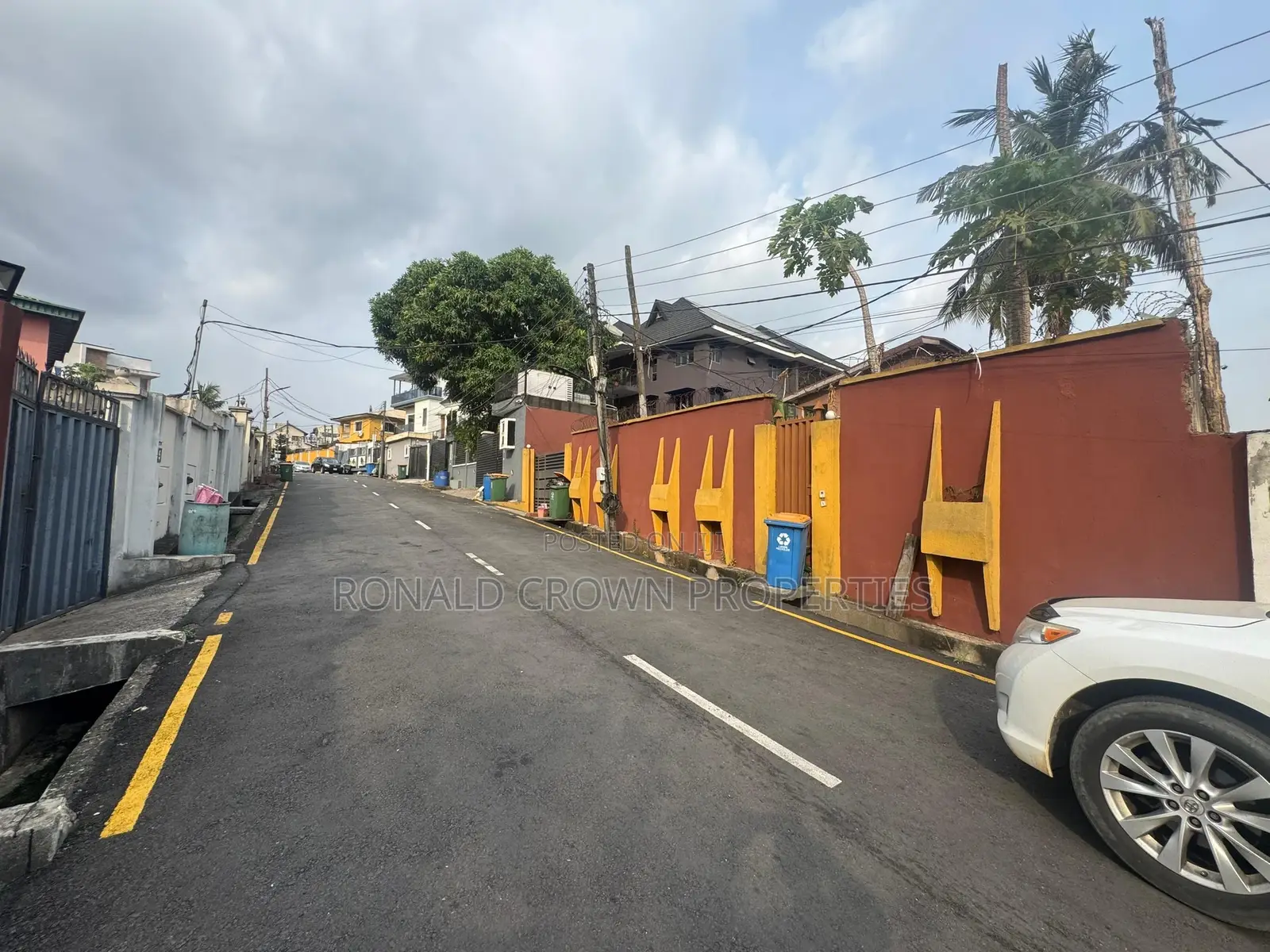 Land Measuring 680sqm With Block of 4 Flats for Sale at Magodo Gra in Magodo