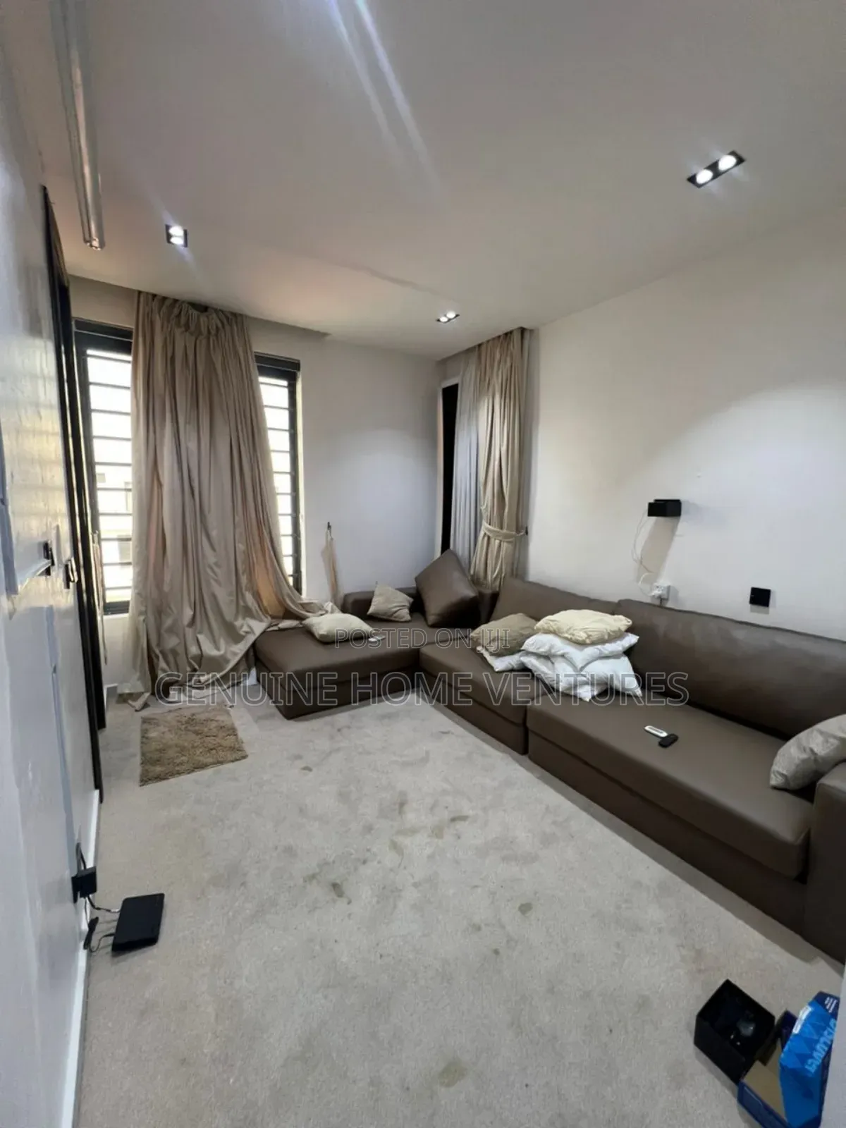 Furnished 3bdrm Penthouse in Lekki Phase 1 for sale in Lekki Phase 1