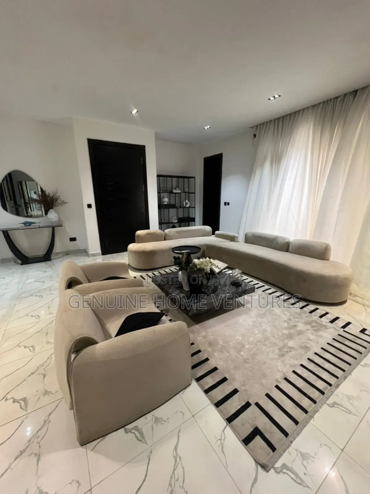 Furnished 3bdrm Penthouse in Lekki Phase 1 for sale in Lekki Phase 1