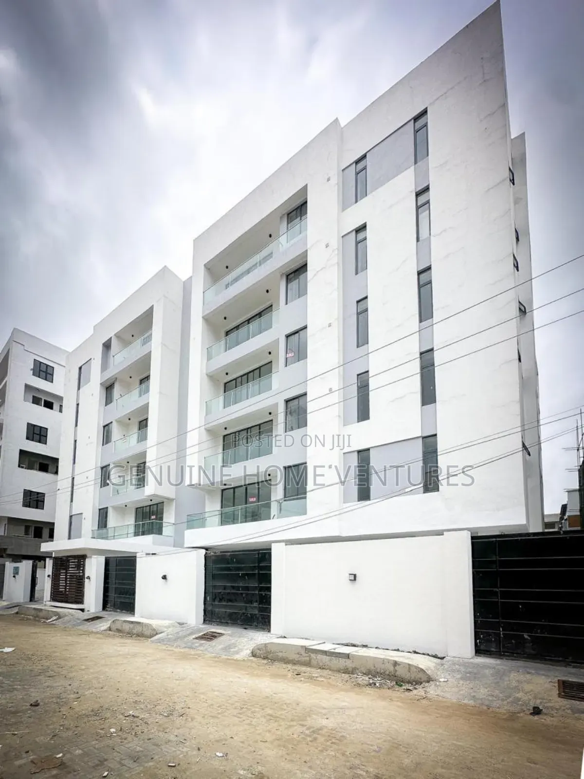 2bdrm Apartment In Lekki Phase One For Sale in Lekki Phase 1