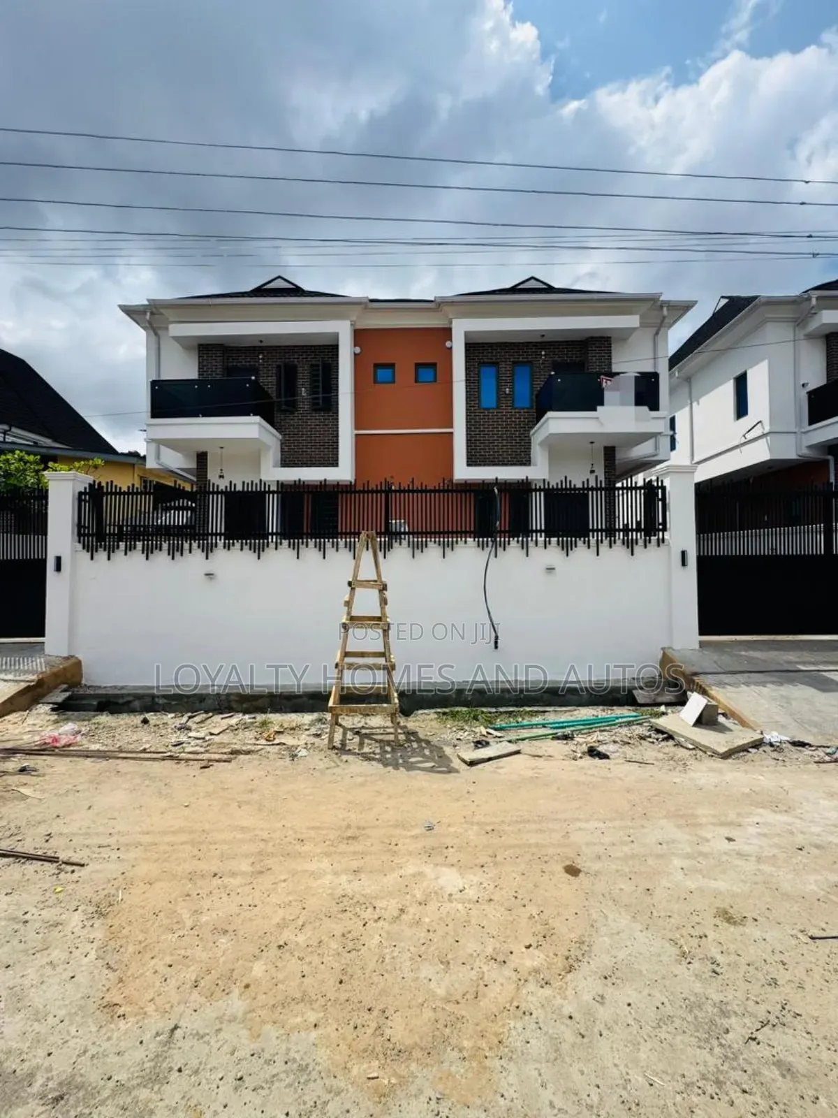 Furnished 4bdrm Duplex in Surulere for sale in Surulere