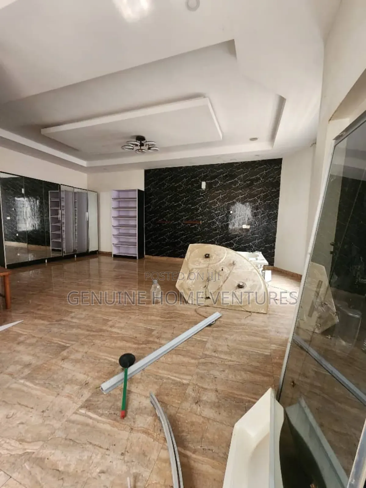 4bdrm Duplex in Chevron for rent in Chevron