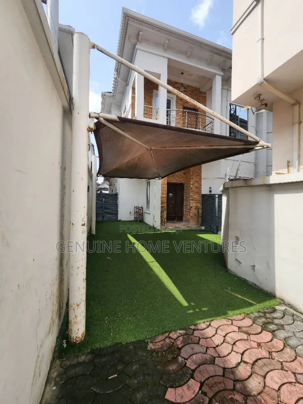 4bdrm Duplex in Chevron for rent in Chevron