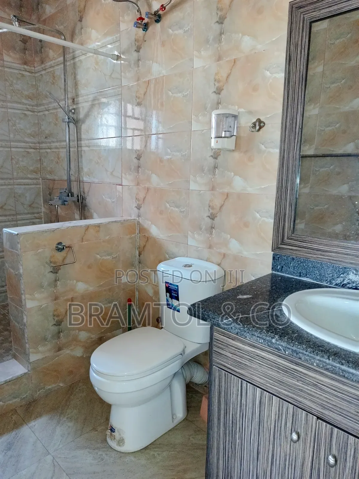 3bdrm Block of Flats in Wuse 2 for rent in Wuse 2